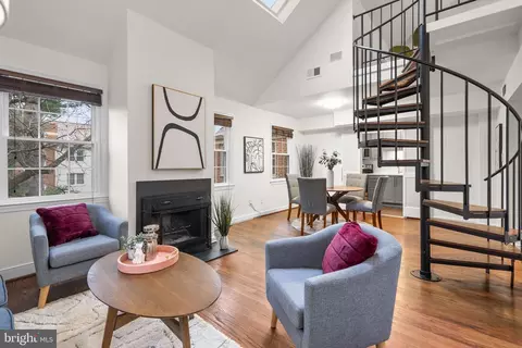 2246 Washington Ave #202, Silver Spring, MD 20910
