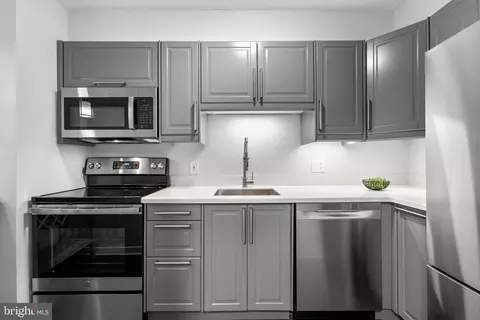 2246 Washington Ave #202, Silver Spring, MD 20910 photo 12