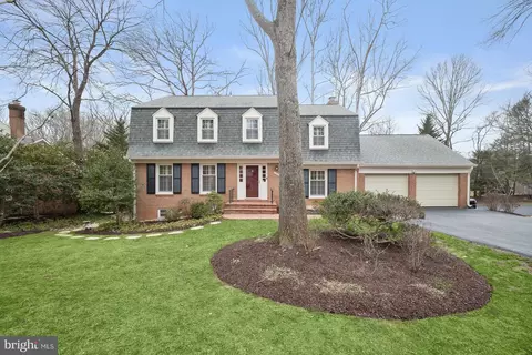 11832 Hunting Ridge Ct, Potomac, MD 20854