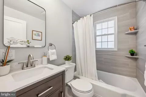 Bath - 1720 Dublin Dr, Silver Spring, MD 20902 photo 1 of 3