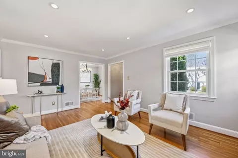 Living - 1720 Dublin Dr, Silver Spring, MD 20902 photo 2 of 3