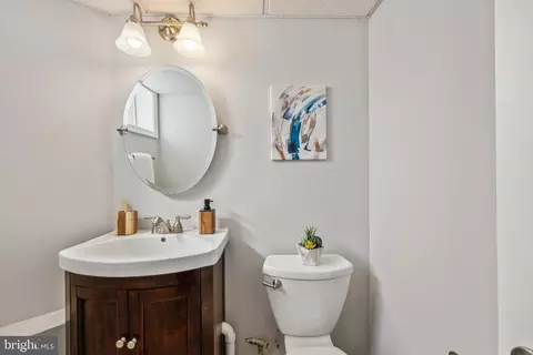 Bath - 1720 Dublin Dr, Silver Spring, MD 20902 photo 3 of 3