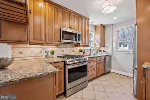 Kitchen - 1720 Dublin Dr, Silver Spring, MD 20902 photo 2 of 2
