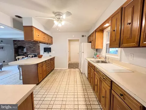 2503 N Gate Ter, Silver Spring, MD 20906 photo 4
