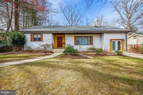 Exterior - 411 Pershing Dr, Silver Spring, MD 20910 photo 2 of 7