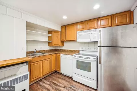 Kitchen - 411 Pershing Dr, Silver Spring, MD 20910 photo 6 of 6