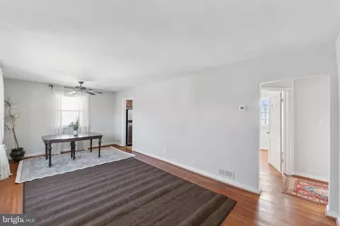 Entry Way - 11703 Hatcher Pl, Silver Spring, MD 20902 photo 2 of 6