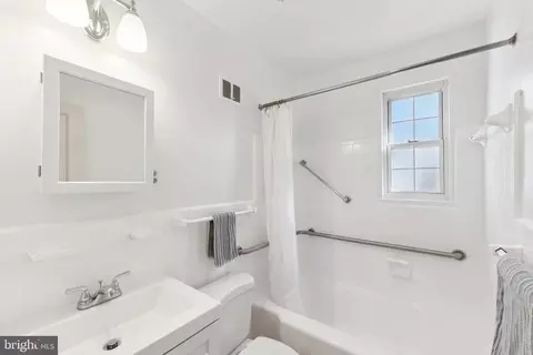 Bath - 11703 Hatcher Pl, Silver Spring, MD 20902 photo 1 of 2