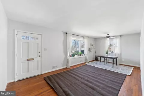 Living - 11703 Hatcher Pl, Silver Spring, MD 20902 photo 5 of 5