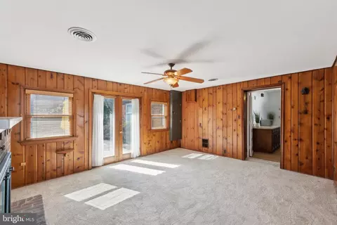 Living - 11703 Hatcher Pl, Silver Spring, MD 20902 photo 4 of 5