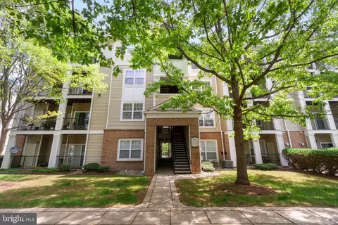 19623 Galway Bay Cir #302, Germantown, MD 20874