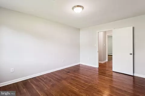 Bedroom - 407 Quaint Acres Dr, Silver Spring, MD 20904 photo 7 of 8