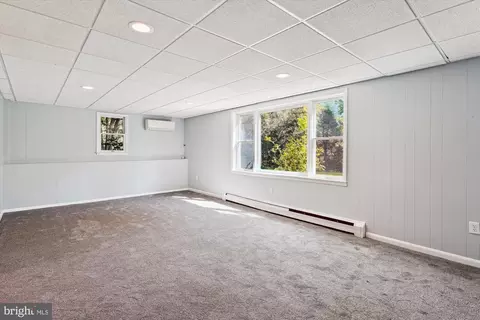 Living - 407 Quaint Acres Dr, Silver Spring, MD 20904 photo 6 of 7