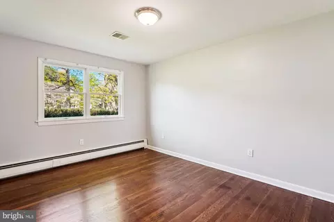 Bedroom - 407 Quaint Acres Dr, Silver Spring, MD 20904 photo 6 of 8