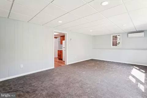 Living - 407 Quaint Acres Dr, Silver Spring, MD 20904 photo 7 of 7