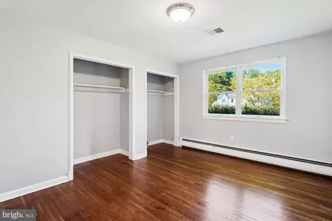 Bedroom - 407 Quaint Acres Dr, Silver Spring, MD 20904 photo 5 of 8