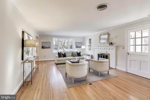 9214 Kingsbury Dr, Silver Spring, MD 20910 photo 10