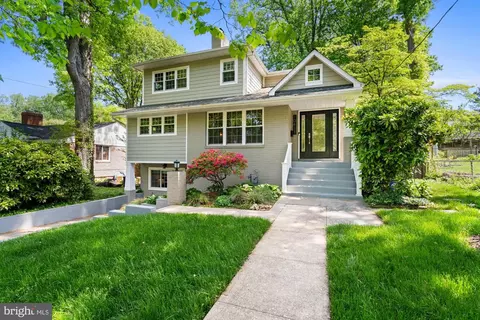 10411 Drumm Ave, Kensington, MD 20895
