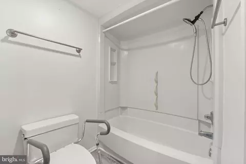 Bath - 15115 Interlachen Dr #3-706, Silver Spring, MD 20906 photo 2 of 4