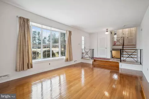 Living - 404 Neale Ct, Silver Spring, MD 20901 photo 4 of 7