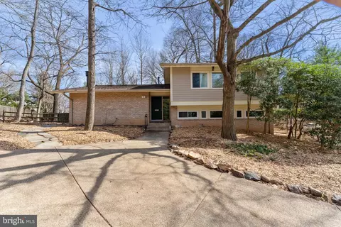 6 Lakeside Overlook Overlook, Rockville, MD 20850