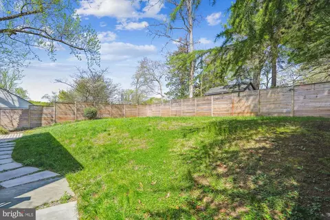 Exterior - 10115 Tenbrook Dr, Silver Spring, MD 20901 photo 9 of 15