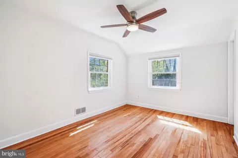 Bedroom - 10115 Tenbrook Dr, Silver Spring, MD 20901 photo 2 of 4