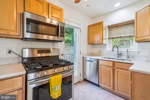 Kitchen - 10115 Tenbrook Dr, Silver Spring, MD 20901 photo 1 of 2