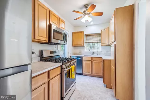 Kitchen - 10115 Tenbrook Dr, Silver Spring, MD 20901 photo 2 of 2