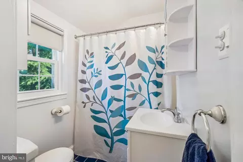 Bath - 10115 Tenbrook Dr, Silver Spring, MD 20901 photo 1 of 1