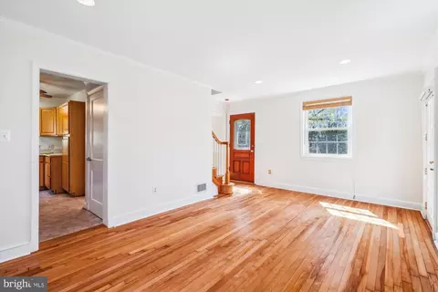 Living - 10115 Tenbrook Dr, Silver Spring, MD 20901 photo 3 of 3