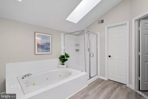 Bath - 2035 Westchester Dr, Silver Spring, MD 20902 photo 2 of 2