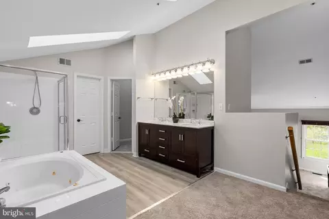 Entry Way - 2035 Westchester Dr, Silver Spring, MD 20902 photo 2 of 3