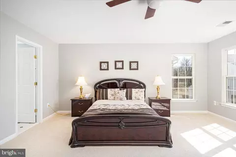 Bedroom - 18602 Broken Oak Rd, Boyds, MD 20841 photo 3 of 9