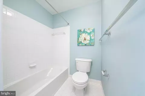 Bath - 18602 Broken Oak Rd, Boyds, MD 20841 photo 5 of 8