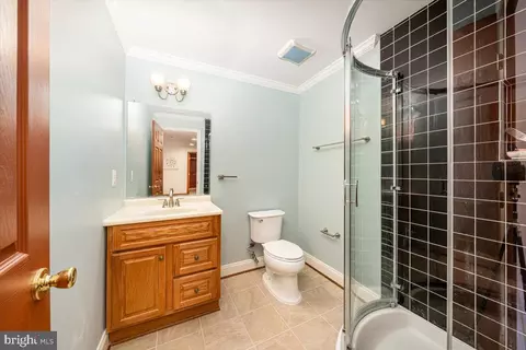 Bath - 18602 Broken Oak Rd, Boyds, MD 20841 photo 8 of 8