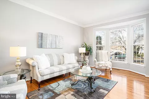Living - 18602 Broken Oak Rd, Boyds, MD 20841 photo 3 of 12