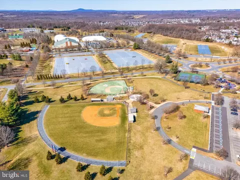 View/Area - 18602 Broken Oak Rd, Boyds, MD 20841 photo 11 of 13