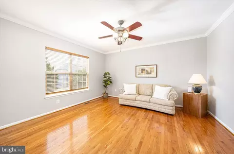 Living - 18602 Broken Oak Rd, Boyds, MD 20841 photo 8 of 12