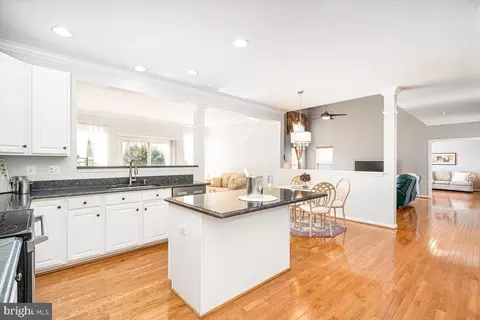 Kitchen - 18602 Broken Oak Rd, Boyds, MD 20841 photo 9 of 9