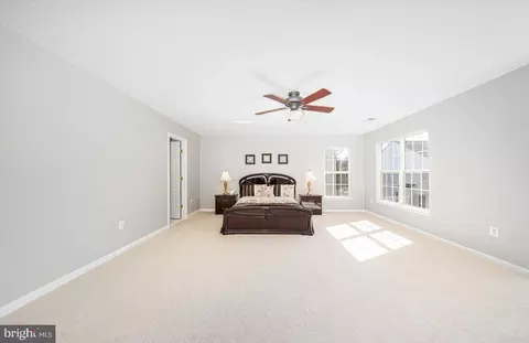 Bedroom - 18602 Broken Oak Rd, Boyds, MD 20841 photo 1 of 9