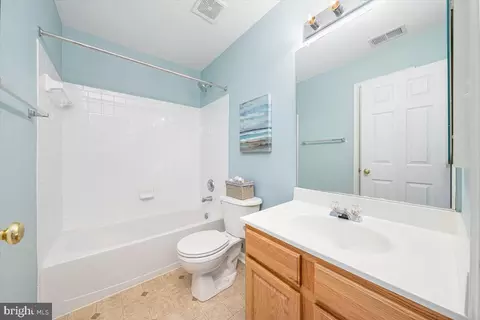 Bath - 18602 Broken Oak Rd, Boyds, MD 20841 photo 7 of 8