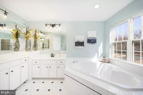 Bath - 18602 Broken Oak Rd, Boyds, MD 20841 photo 1 of 8