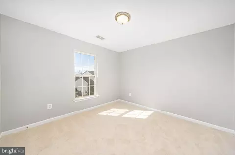 Bedroom - 18602 Broken Oak Rd, Boyds, MD 20841 photo 5 of 9