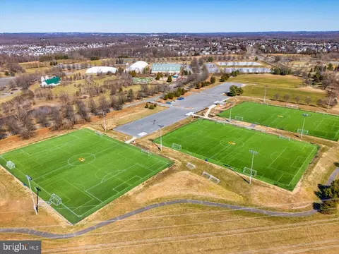View/Area - 18602 Broken Oak Rd, Boyds, MD 20841 photo 9 of 13