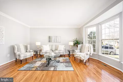 Living - 18602 Broken Oak Rd, Boyds, MD 20841 photo 2 of 12