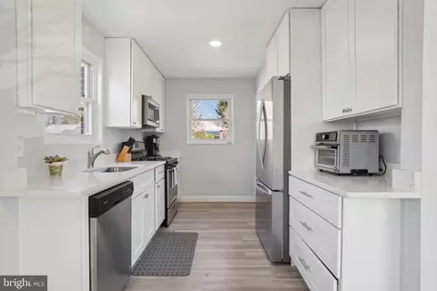 Entry Way - 2421 Darrow St, Silver Spring, MD 20902 photo 1 of 1