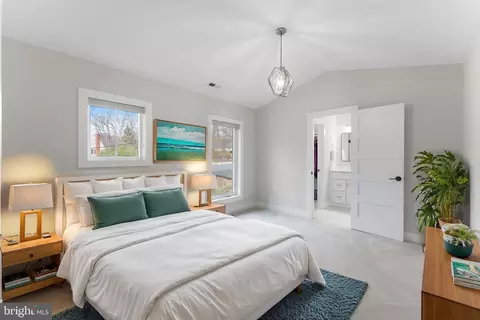 Bedroom - 10601 Greenacres Dr, Silver Spring, MD 20903 photo 5 of 5