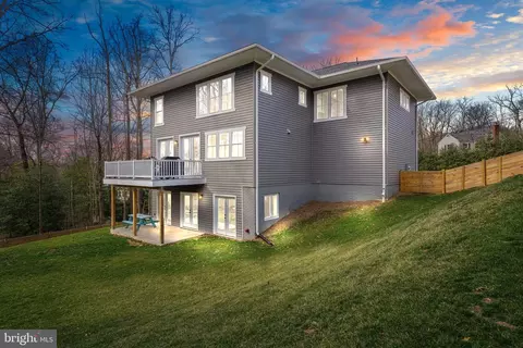 Exterior - 10601 Greenacres Dr, Silver Spring, MD 20903 photo 7 of 9