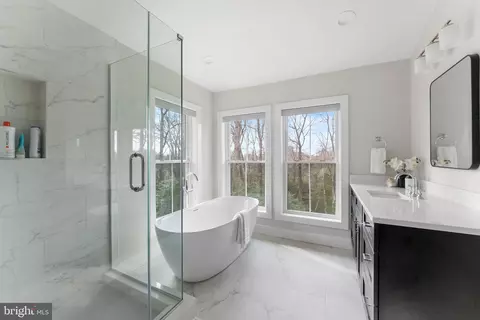 Bath - 10601 Greenacres Dr, Silver Spring, MD 20903 photo 2 of 3